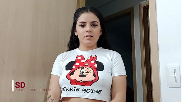 mi madrastra me ayuda con una paja